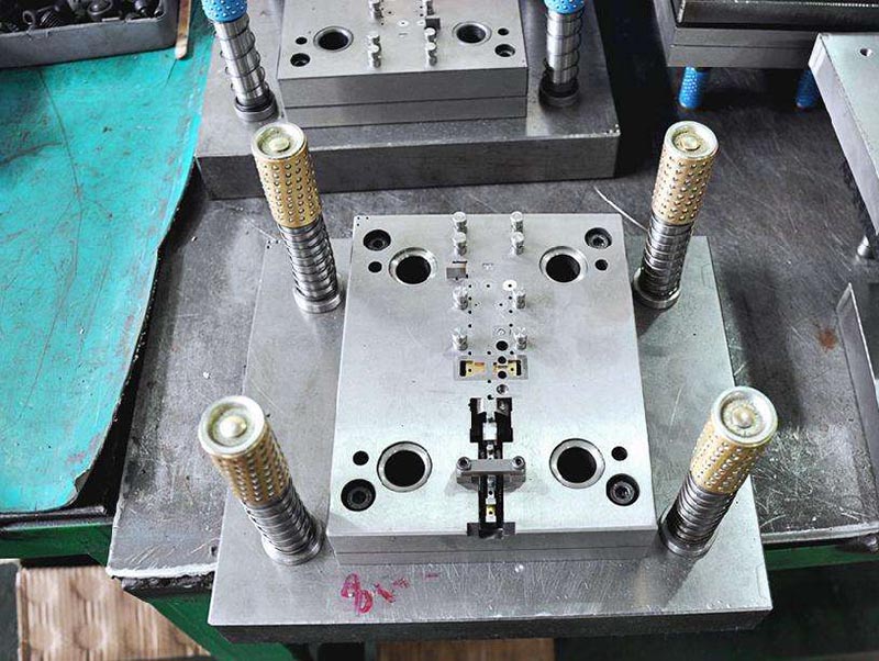 龙港模具制造-01